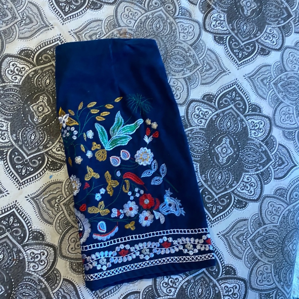 Skirt - Picture 2 of 2